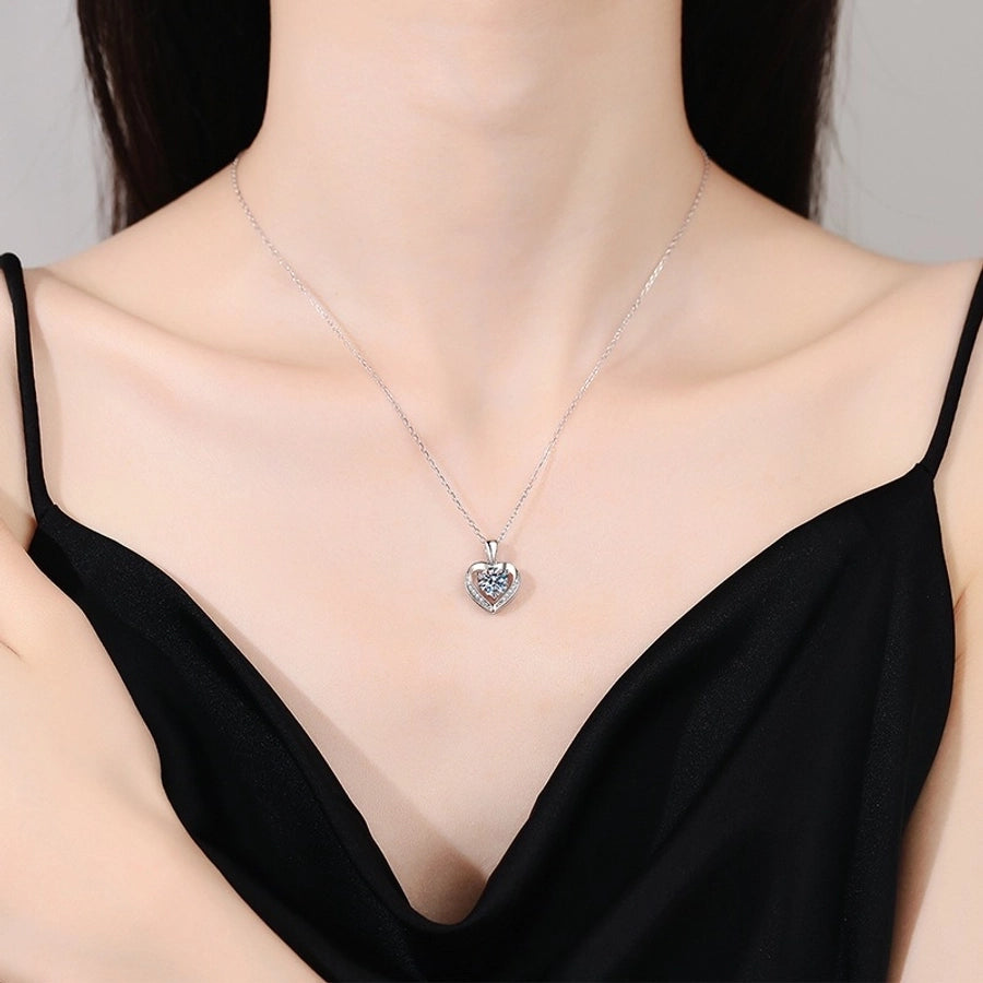 925 Sterling Silver Moissanite Zircon Inlay Heart Shape GRA Certificate Pendant Necklace